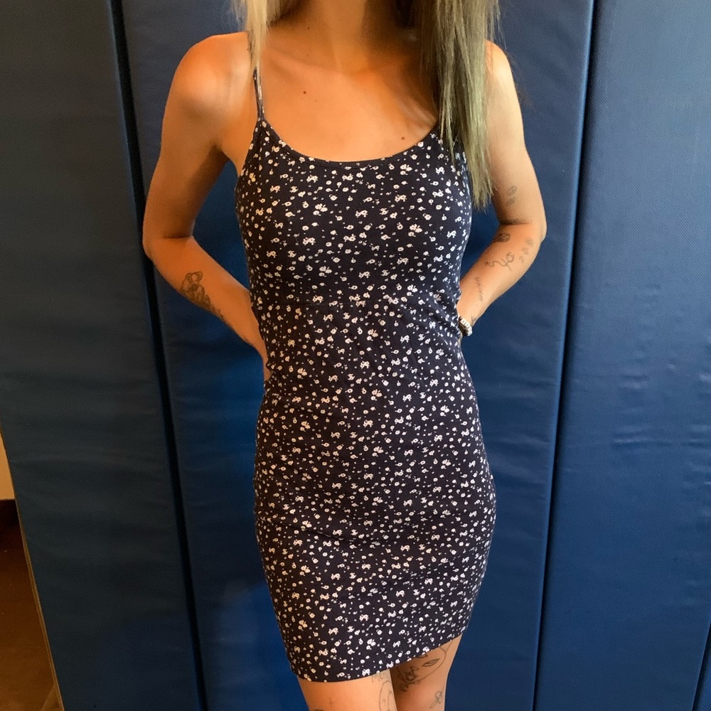 Ivy & Main Bodycon Dress Blue Floral XS